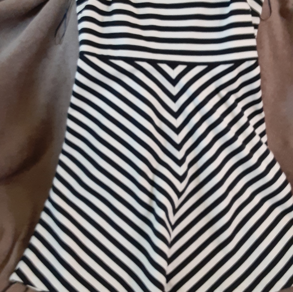 Dress - Picture 3 of 4